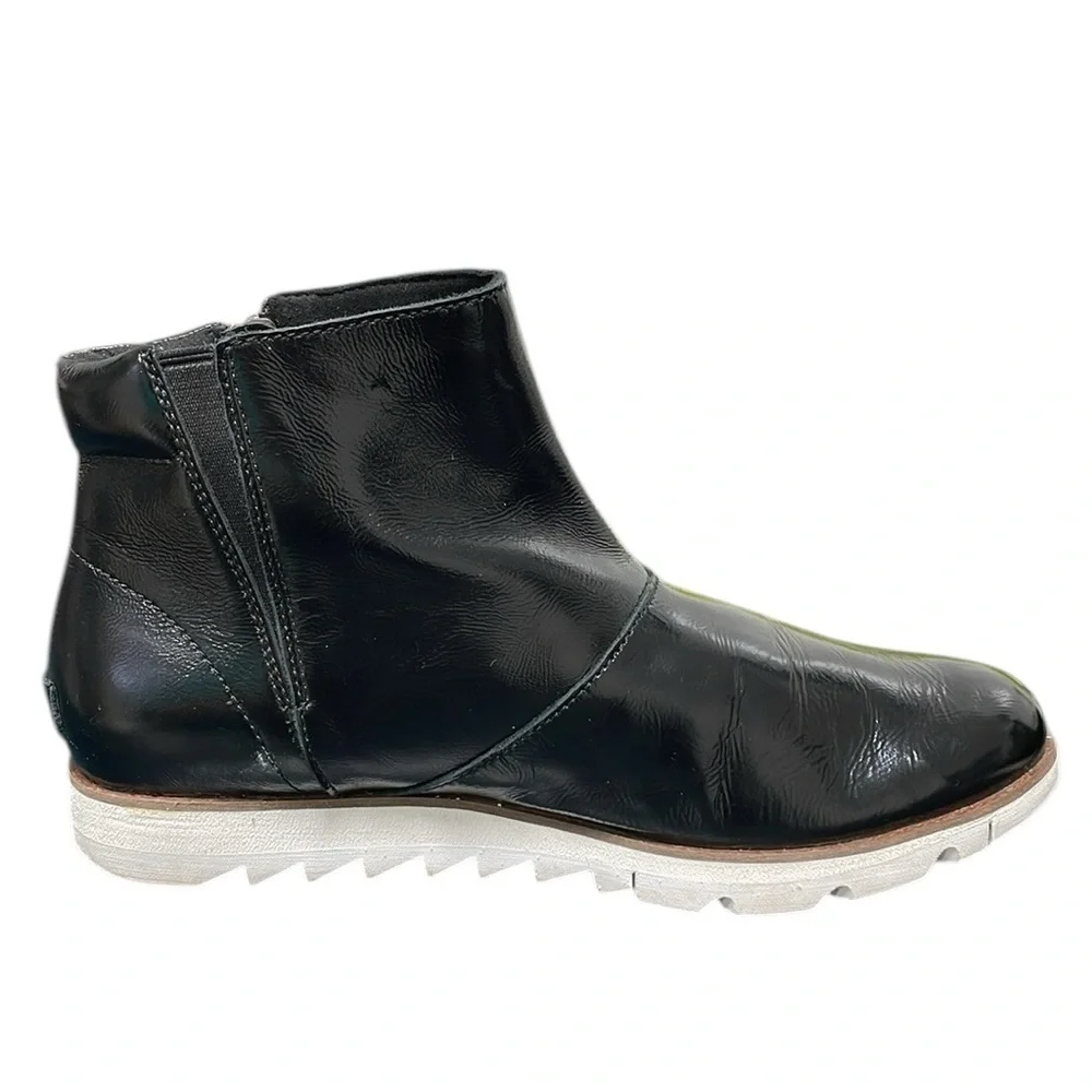SOREL Booties Black Patent Leather Ankle Boots Harlow Size 10